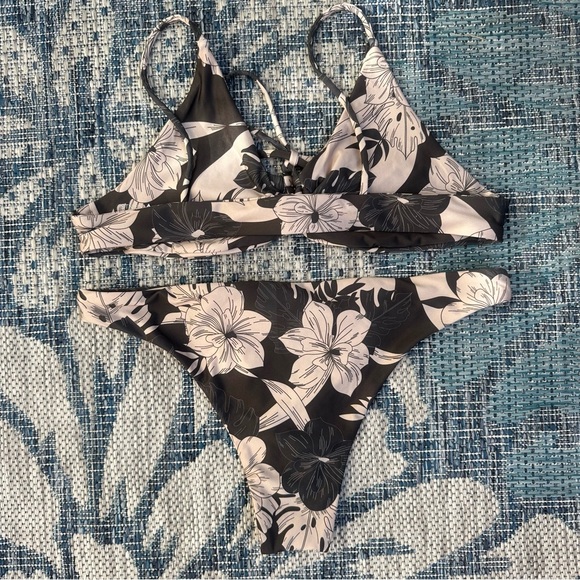 🌺Stone Fox Swim Bikini🌺 - Picture 5 of 7